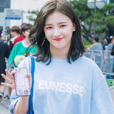 Nhung hot girl anh tren mang xinh dep, ngoai doi thuc con rang ro hon hinh anh 6 