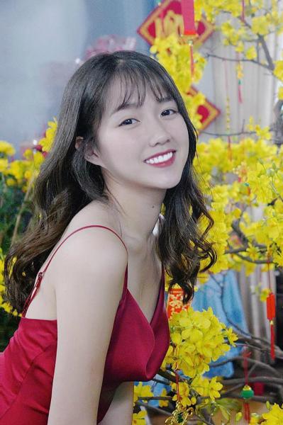 Nhung hot girl anh tren mang xinh dep, ngoai doi thuc con rang ro hon hinh anh 11 