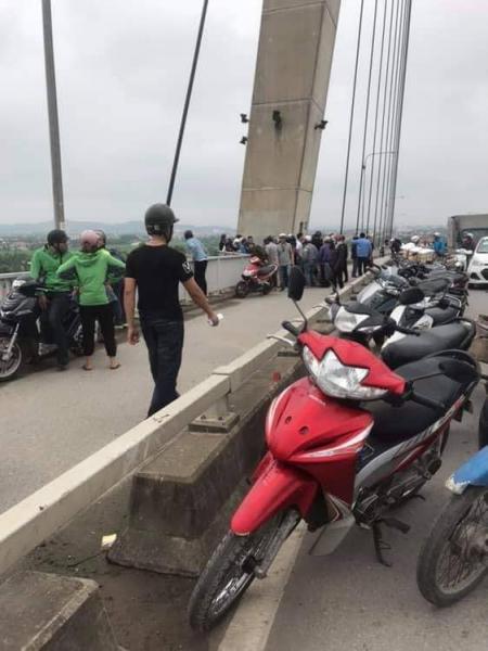 Bí ẩn những thông tin quanh vụ cô gái trẻ ở Hải Phòng nghi nhảy cầu tự tử Bí ẩn những thông tin quanh vụ cô gái trẻ ở Hải Phòng nghi nhảy cầu tự tử