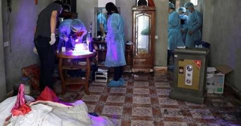 Lực lượng chức năng khám nghiệm hiện trường nơi nạn nhân bị giam giữ, hãm hiếp.