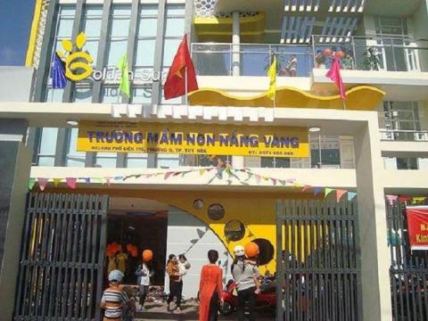 co giao tu tu sau khi nghe dien thoai cua hieu truong - 1