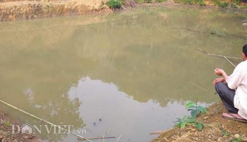 bac kan: nang nong ru nhau tam ao giua trua, 1 chau be chet duoi hinh anh 1