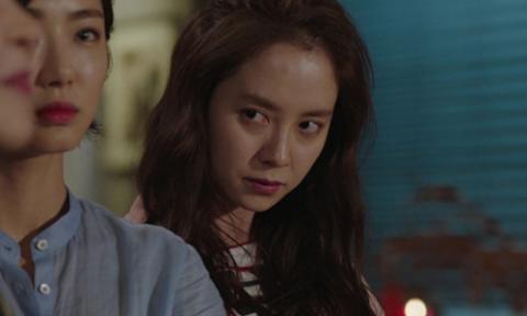 Cuộc chạm mặt bất ngờ với tình cũ của chồng khiến tôi bừng tỉnh - 1