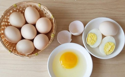 Ăn trứng gà theo cách này là tự 