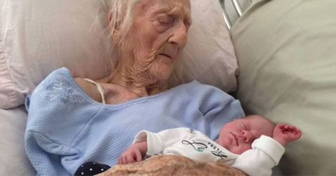 Cụ bà 101 tuổi hạ sinh đứa con thứ 17 bằng phương pháp không ngờ