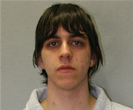 Ba chữ cái bí ẩn viết bằng máu hé lộ tội ác tày trời của gã trai si tình đến mụ mị - 1