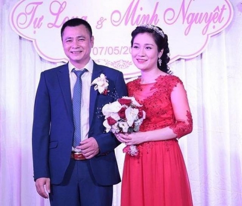 Hành trình 4 năm hôn nhân hạnh phúc của NSND Tự Long và người vợ tài sắc - Ảnh 2.