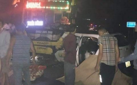 Taxi đấu đầu xe khách, 3 người tử vong tại chỗ
