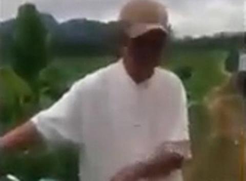 Bị bắt quả tang xâm hại bé gái 8 tuổi ngoài đồng, 