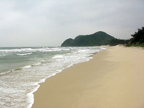 Đến Quảng Ninh đừng lỡ hẹn Quan Lạn với bãi cát như dải lụa hồng - 2