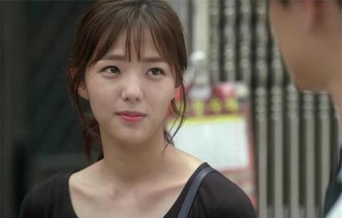 ha he cuop chong ban than, gio song canh com chan nuoc mat ma khong dam bo - 1