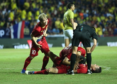 Việt Nam thắng Thái Lan 1-0: Người Thái nhìn thầy Park sai rồi...