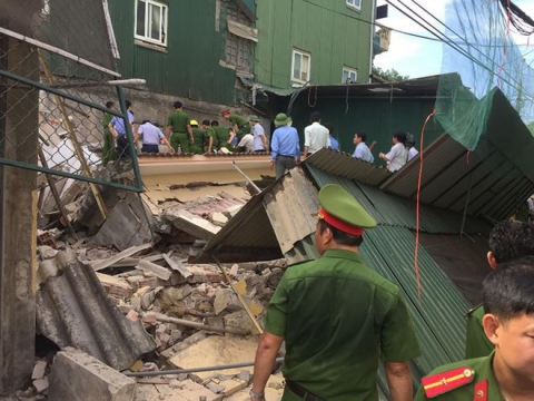 Nạn nhân vụ sập nhà ở Hà Tĩnh đã tử vong tại bệnh viện - Ảnh 1.
