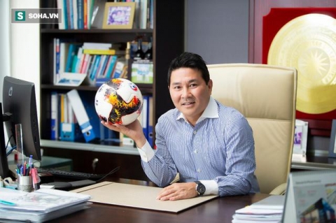 Bầu Đức tiết lộ danh tính người sẵn sàng 'xoay' 200 tỷ đồng lo lương cho HLV Park Hang-seo