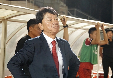 CLB TPHCM ôm mộng lớn V-League: Mua Quang Hải đi rồi tính