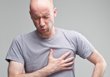 Chỉ ho khan, đau vai: Dấu hiệu bệnh ung thư 'giết' 20.000 người Việt mỗi năm - 2