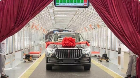 'Soi' Hồng Kỳ HS7 - mẫu xe SUV nội địa đắt nhất tại Trung Quốc