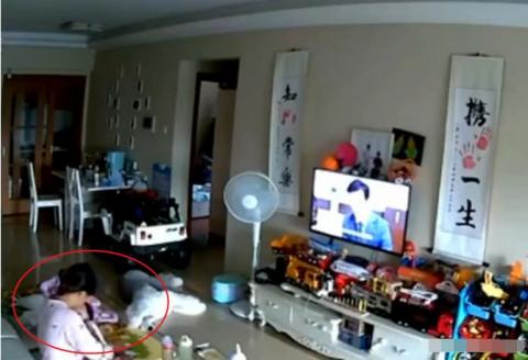 su that dong troi ve nguoi bao mau trong tre duoc camera ghi lai, bo me duong nhu