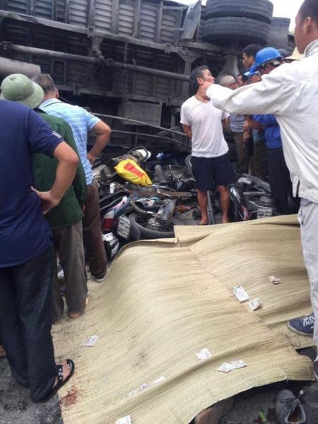 Ảnh: Hiện trường đầy ám ảnh vụ tai nạn khiến ít nhất 6 người tử vong tại Hải Dương - 10