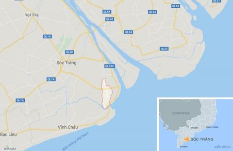 Be trai so sinh bi bo roi duoi chan cau trong dem hinh anh 2 