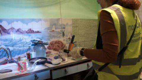 Kinh hãi con trai giết mẹ 83 tuổi rồi chặt từng phần cơ thể giấu trong ngăn đông tủ lạnh - Ảnh 4. Kinh hãi con trai giết mẹ 83 tuổi rồi chặt từng phần cơ thể giấu trong ngăn đông tủ lạnh - Ảnh 4.