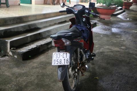 Bắt thợ hồ gây ra hàng loạt vụ cướp giật trên đường - 2 Bắt thợ hồ gây ra hàng loạt vụ cướp giật trên đường - 2