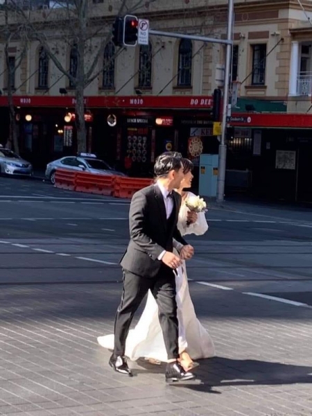 Đông Nhi và Ông Cao Thắng chụp ảnh cưới tại Úc: Đẹp đôi như hoàng tử  công chúa! ảnh 0