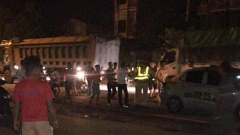 Bị kiểm tra, 3 đối tượng tấn công cảnh sát giao thông ở Hà Nội hình ảnh 1 bi kiem tra, 3 doi tuong tan cong canh sat giao thong o ha noi hinh anh 1