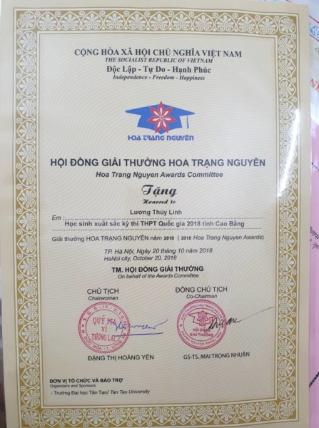 Thùy Linh là một trong số những học sinh xuất sắc nhận giải thưởng Hoa Trạng Nguyên của tỉnh Cao Bằng năm 2018.