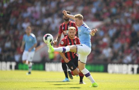 Aguero cán mốc 400 bàn, De Bruyne đi vào lịch sử trong chiến thắng tưng bừng của Man City