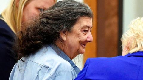 Bà Woods nay đã 68 tuổi, hiện đang sống cùng người thân gần thành phố Anacortes, tiểu bang Washington.