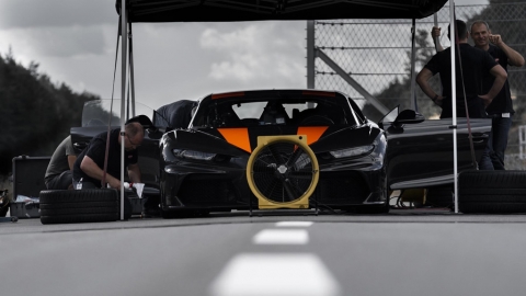 Siêu xe Bugatti lần đầu đạt tốc độ 490 km/h, phá vỡ mọi kỷ lục - 2