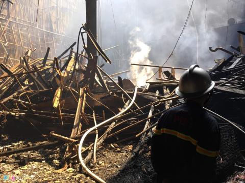 Khung canh do nat, san khau chay thanh than ben trong Cung Viet Xo hinh anh 9 