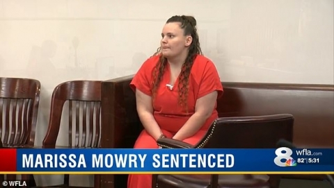 Khi quan hệ với “cậu chủ” vào thời điểm đó, Mowry cô 22 tuổi và nạn nhân 11 tuổi.