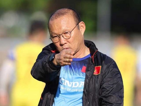 Thầy Park đáp trả HLV Nishino: 'Thái Lan chơi cũng đâu có đẹp' - 1