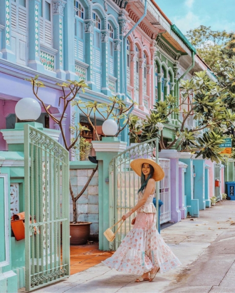 '. Nữ blogger du lịch kiếm được tiền tỷ trong năm 2019 và lọt top những người có sức ảnh hưởng trên Instagram bằng việc đăng ảnh .'