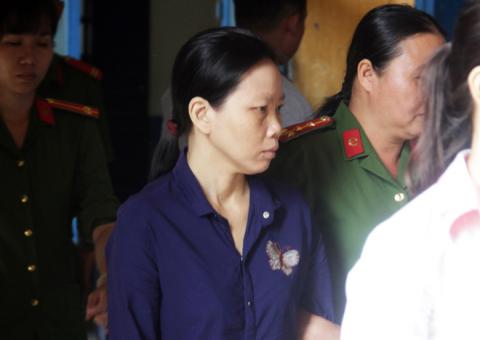 '. Những vụ đầu độc gây chấn động dư luận: Từ em gái hạ độc bằng trà sữa đến phù thủy sát hại 13 người bằng Xyanua .'