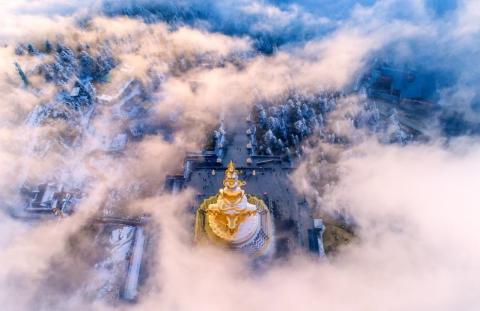 Tien canh dam chat kiem hiep tren nui Nga Mi mua dong hinh anh 3 GBtimes_1.jpg