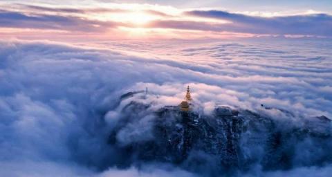 Tien canh dam chat kiem hiep tren nui Nga Mi mua dong hinh anh 2 Lonelyplanet.jpg