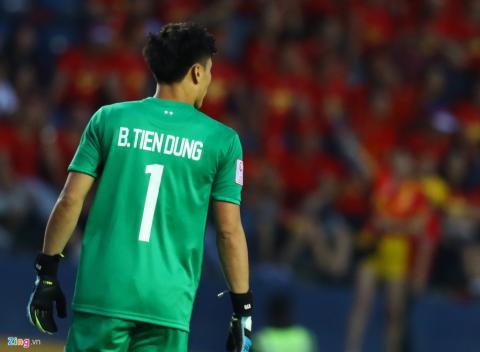 Khi Bui Tien Dung lai tro thanh cuu tinh cua U23 Viet Nam hinh anh 4 2_zing.jpg