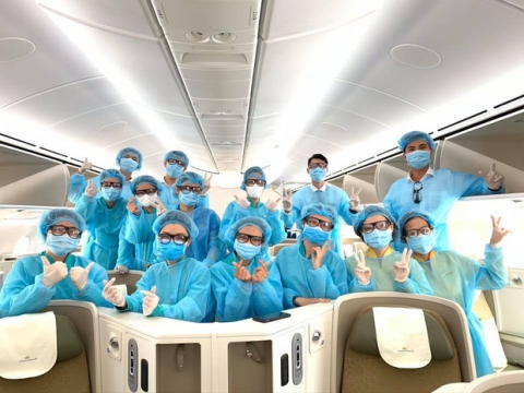 Cơ trưởng chuyến bay giải cứu đến tâm dịch Nhật Bản: Chúng tôi đến đây vì họ và sẵn sàng làm tất cả để không một ai bị bỏ lại - Ảnh 5.