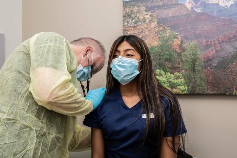 Canh bac vaccine Covid-19 cua cac dai gia duoc pham hinh anh 2 Getty_Images.jpg