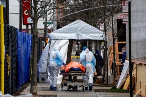 '. Từ chiếc băng ca trống rỗng trong vụ khủng bố 11/9 đến bệnh viện vỡ trận vì đại dịch Covid .'