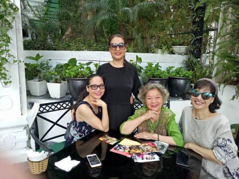 NSND Lê Khanh: Người ta đồn mẹ tôi 'chán nuôi con, muốn dìm nó chết' - 1