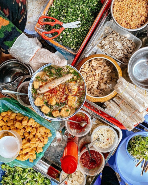 Báo Pháp gọi Hà Nội là “ngôi đền của những món ăn đường phố” - Ảnh 5.