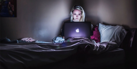 Thức khuya gây hại cho sức khỏe như thế nào