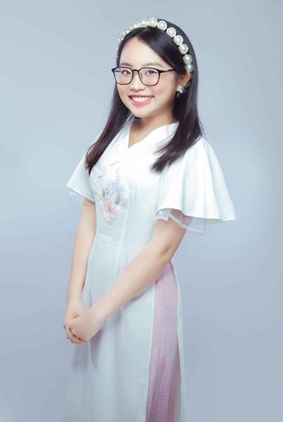 12 tuổi đã mua nhà cho bố mẹ, Phương Mỹ Chi giàu có cỡ nào? - Ảnh 1.