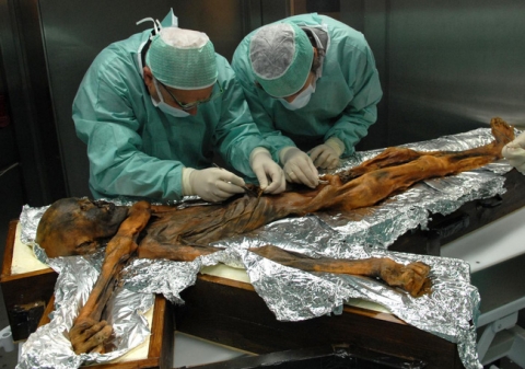 Người băng Otzi: Xác ướp lâu đời nhất của loài người từng được tìm thấy và bí ẩn lời nguyền đáng sợ đoạt mạng 7 người - 4