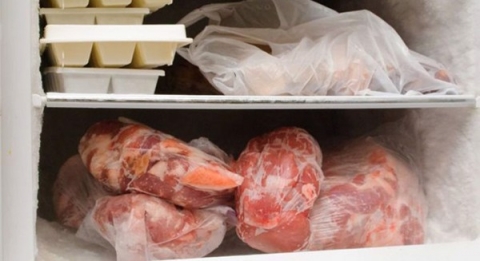 Sai lầm khi bảo quản thịt trong tủ lạnh gây bệnh