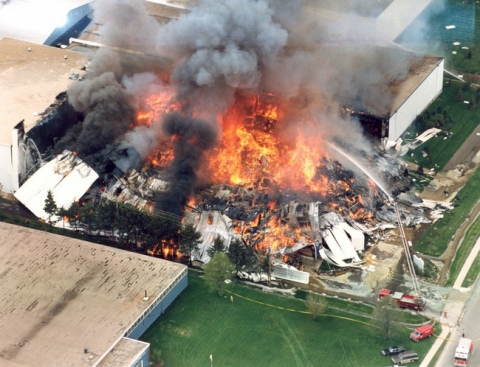 Vụ cháy kinh hoàng nhất lịch sử Mỹ: 8 ngày mới dập được lửa, thiệt hại gần 2000 tỷ đồng và thủ phạm là thứ đồ ăn 'vạn người mê'